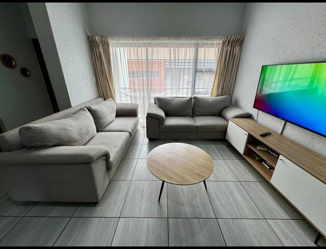 2 BEDROOM APARTMENT FOR SALE IN POMONA